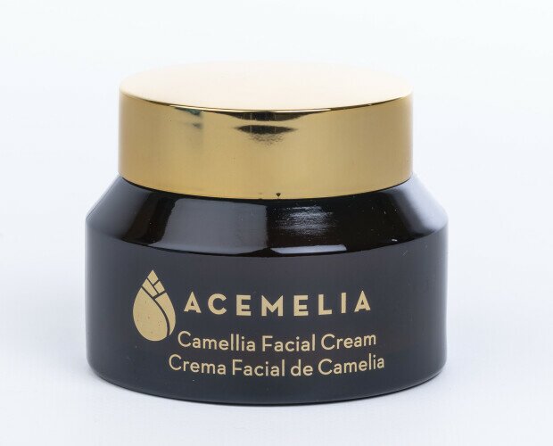 Crema facial de camelia. Crema hidratante con aceite de camelia para el rostro