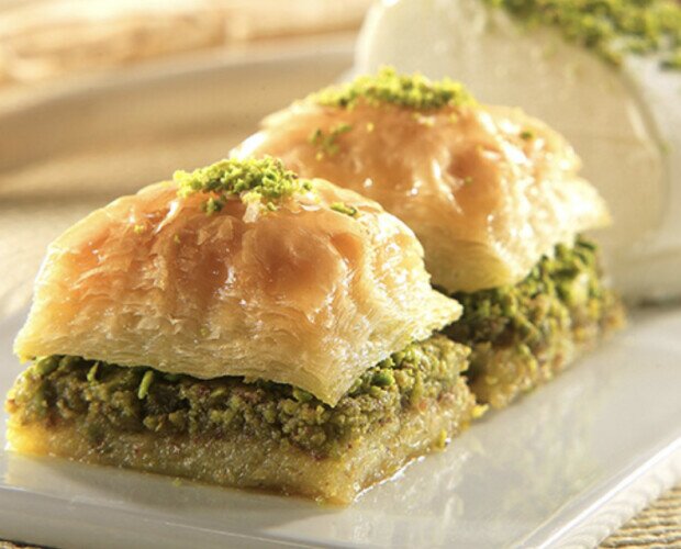 Baklava de Pistacho. Delicia Turca de pistacho autentico turco y endulzado con miel y almíbar