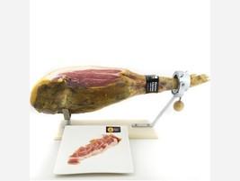 Jamón. Disponemos de jamones y paletas. Curados e ibéricos.