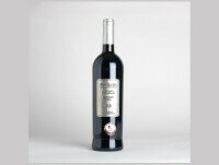 Vino Tinto. Vino tinto 100% Merlot de fermentación maloláctica durante 17 meses