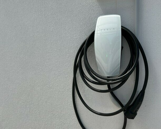 Instalación de puntos de recargas. Instalamos puntos de recarga para coches eléctricos in importar la marca de tu coche.