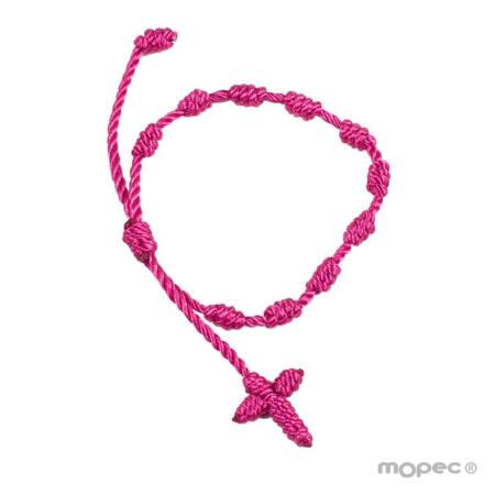 Pulsera-rosario con cruz macramé fucsia