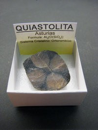 PIEDRA en bruto, natural QUIASTOLITA ( Cruz de Santiago Apostol)