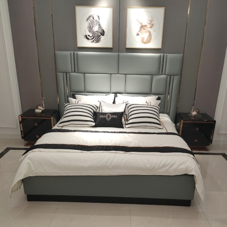 Cama Doble de Madera y Cuero Estilo Hong Kong con Mesita